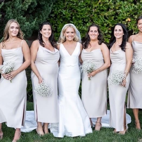 The Perfect Wedding Dress - Picture 5 of 7